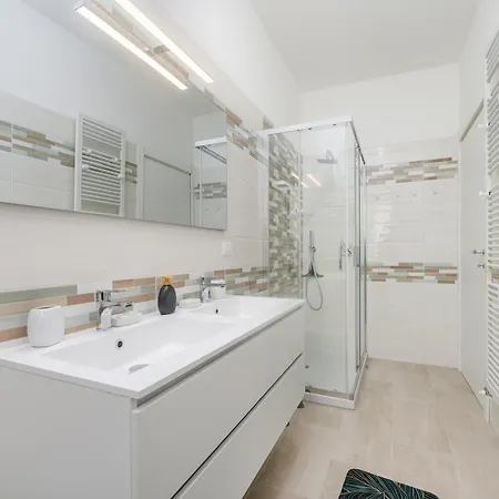 Apartment 289 - On The Sea, 250metri Dal Mare E Pochi Passi Dal Centro *